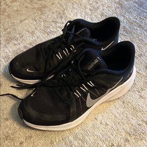 Nike Women's Black Athletic Shoes